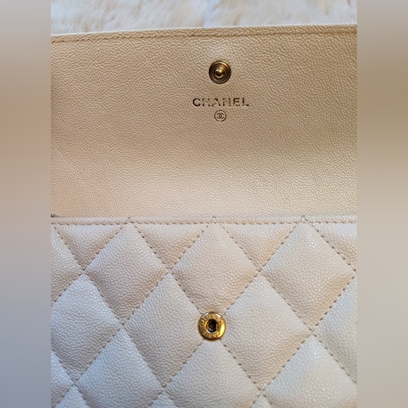 Creme Large Boy Gusset Flap Chanel Wallet on Chain - Picture 2 of 12